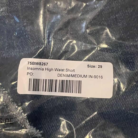NWT Blank NYC The Barrow Vintage high rise distressed denim shorts size 29 - Picture 10 of 11